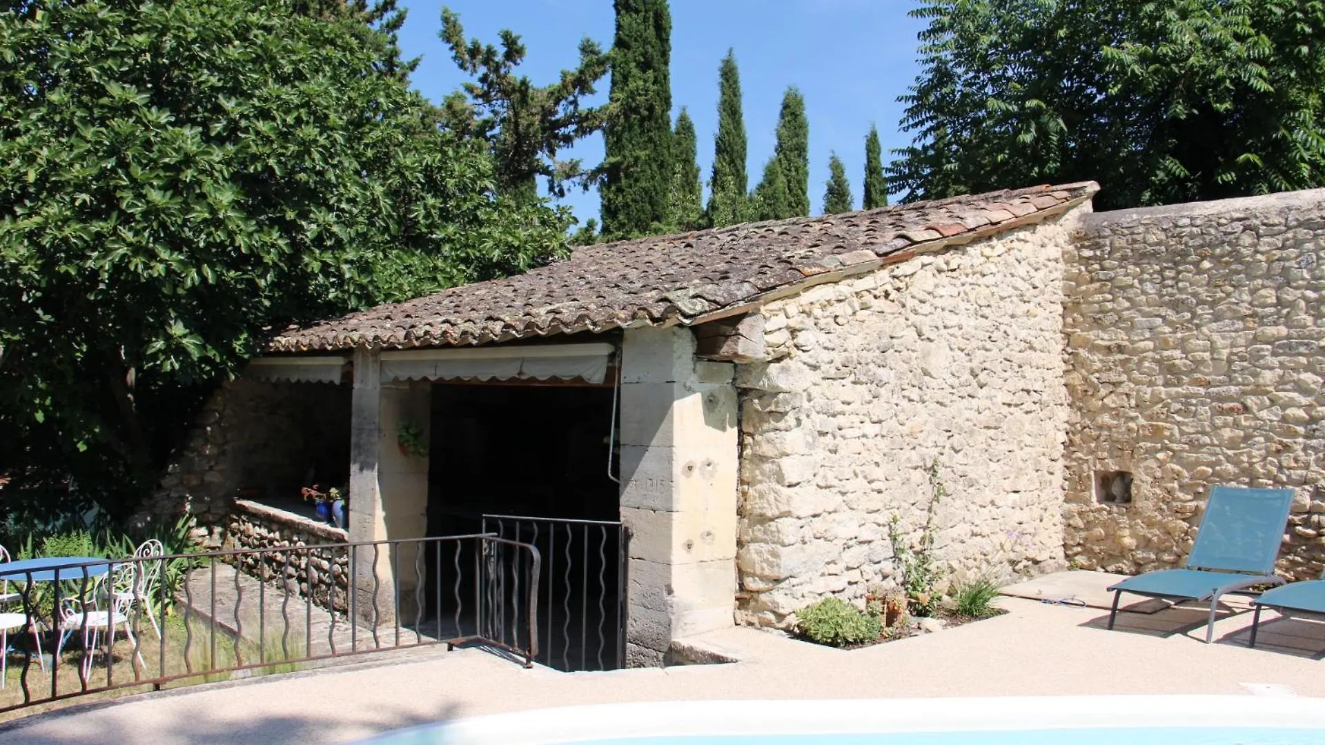 Le Pigeonnier, gîte des Lucioles en Provence Montségur-sur-Lauzon France